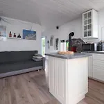 Pet Friendly In *