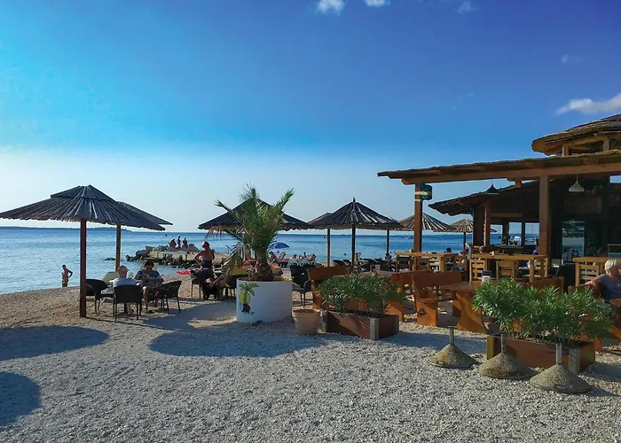 3 Bedroom Gorgeous In Peroj