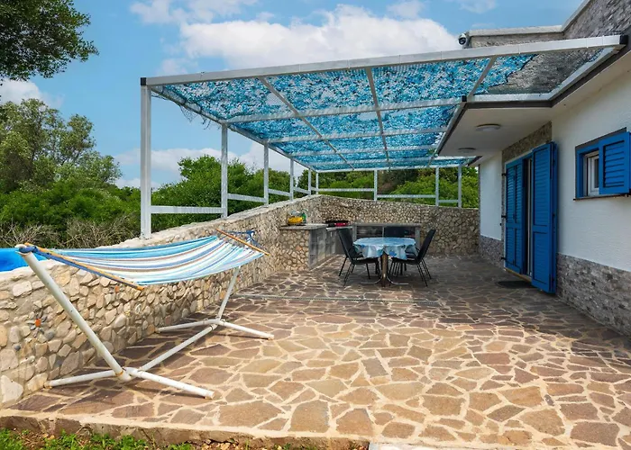 3 Bedroom Gorgeous In Prázdninový dům Peroj