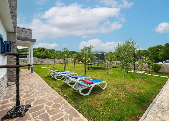 3 Bedroom Gorgeous In Prázdninový dům